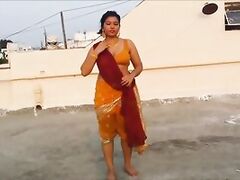 beautiful bhabhi wearing saree